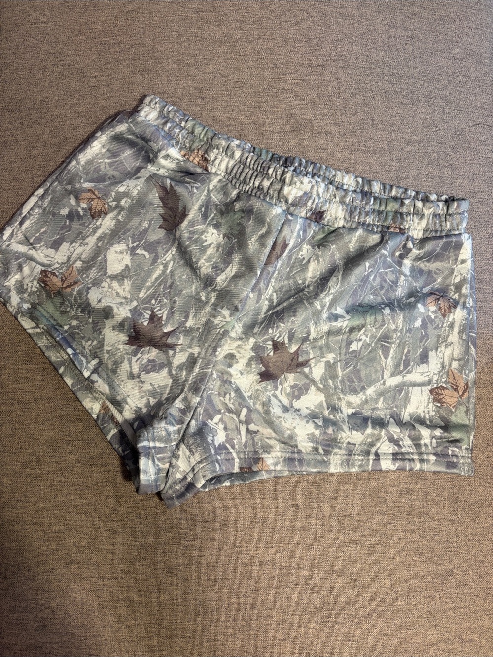 SHEIN Gray Green Camo Leaf Elastic Waist Shorts